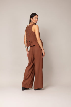 Conjunto com Blusa Peplum e Calça Pantalona