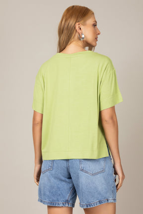 Blusa Básica Decote V em Malha