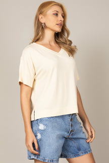 Blusa Básica Decote V em Malha