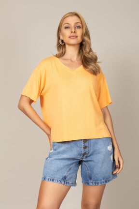 Blusa Básica Decote V em Malha
